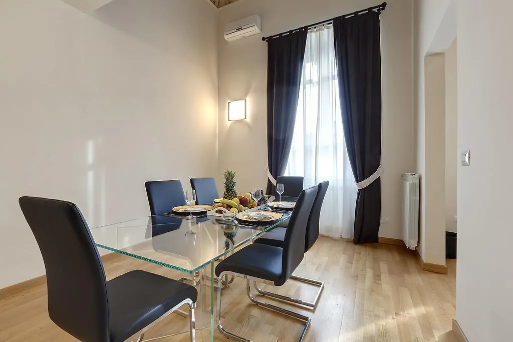 2016 Apartments Firenze Italia