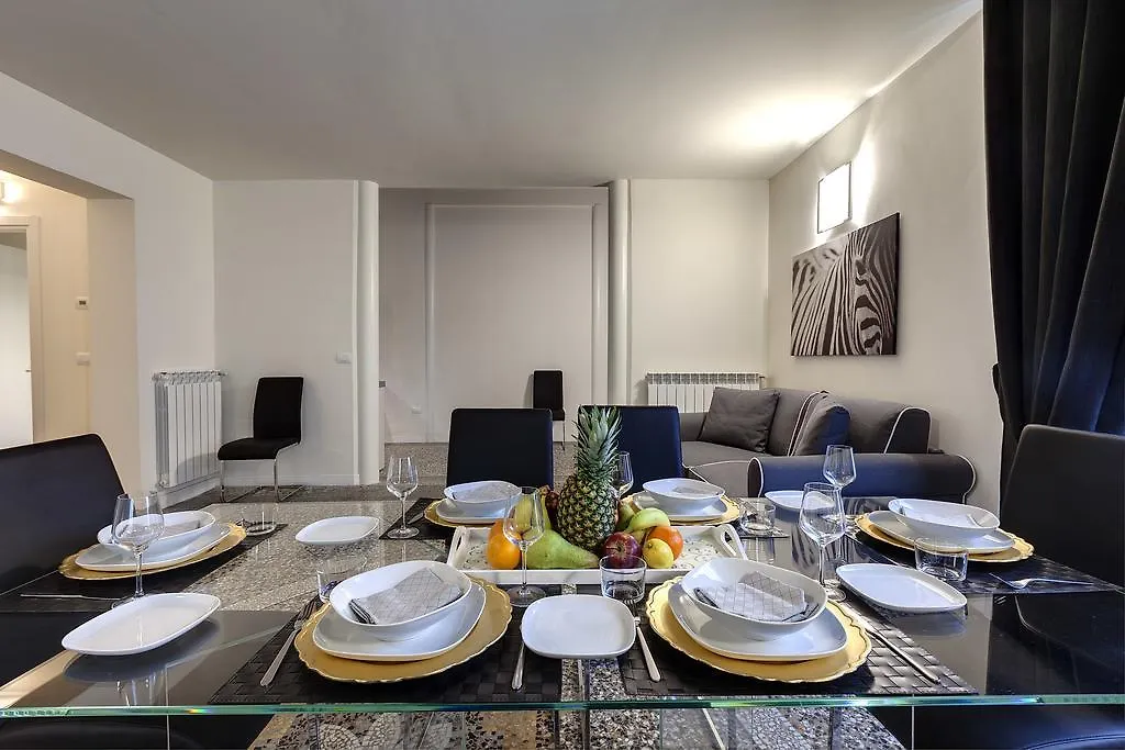 2016 Apartments Florence 0*,