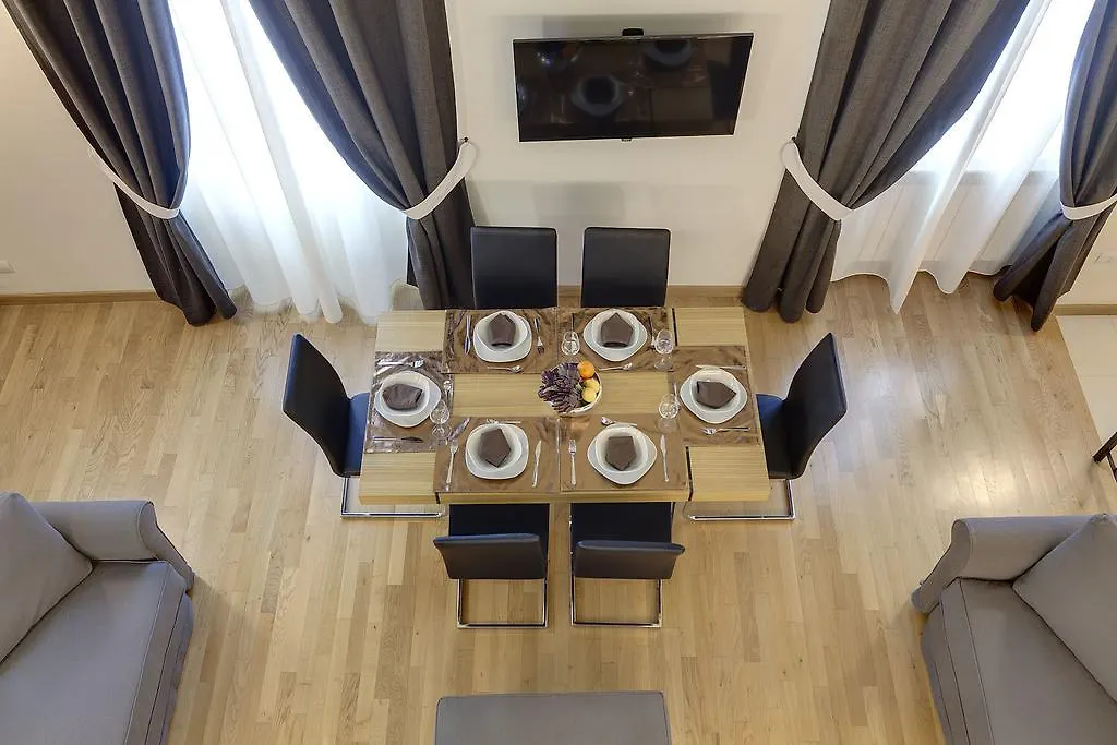 2016 Apartments Firenze Italia