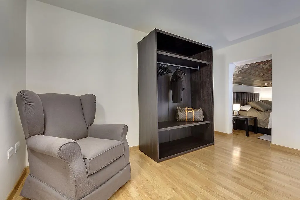 2016 Apartments Firenze Italia